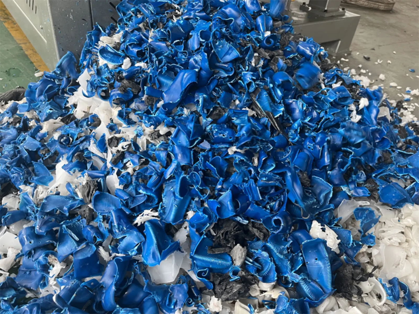 Characteristic And Use Of Hdpe Plastics Featured
