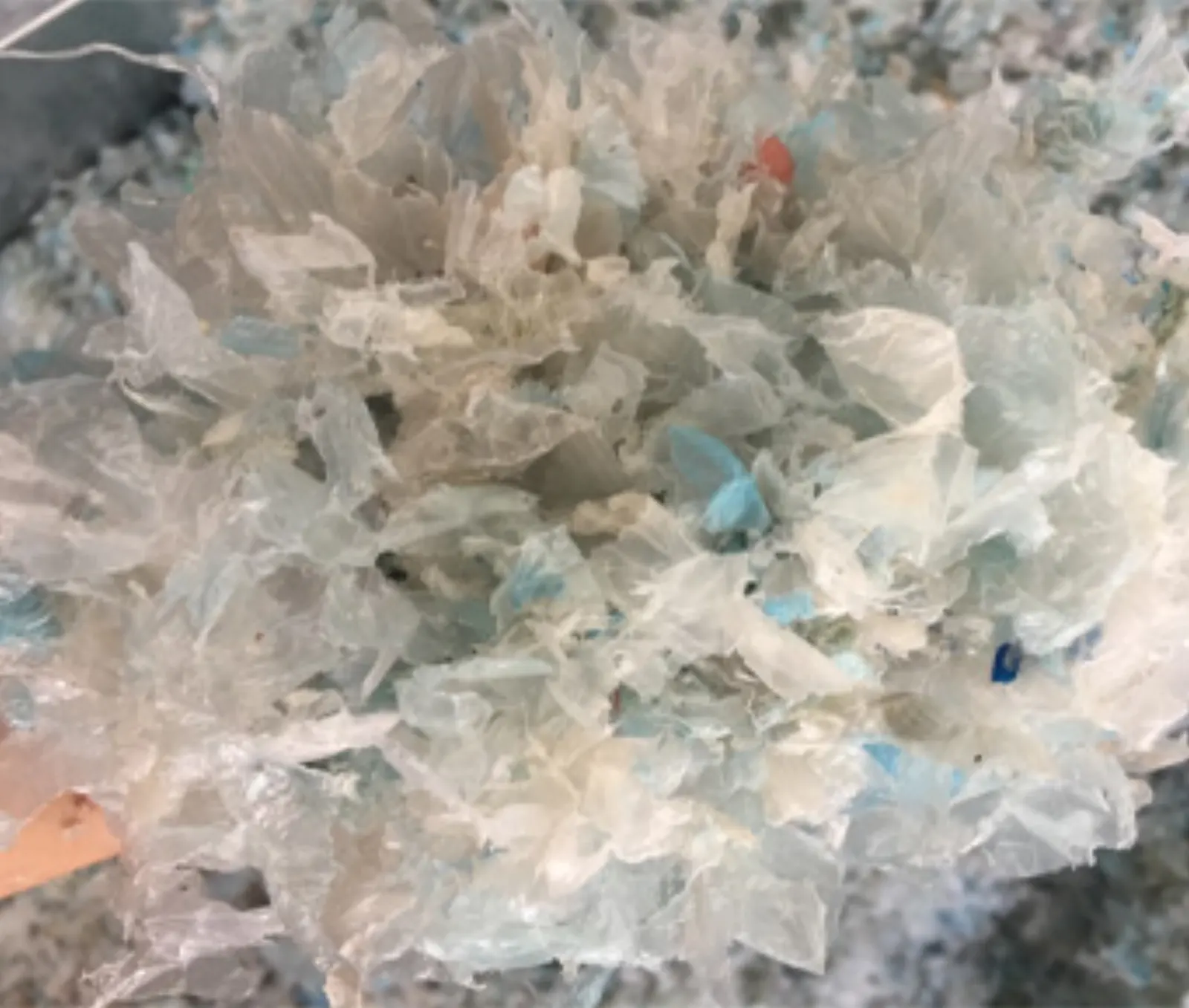 How to choose the right plastic recycling machine for your company