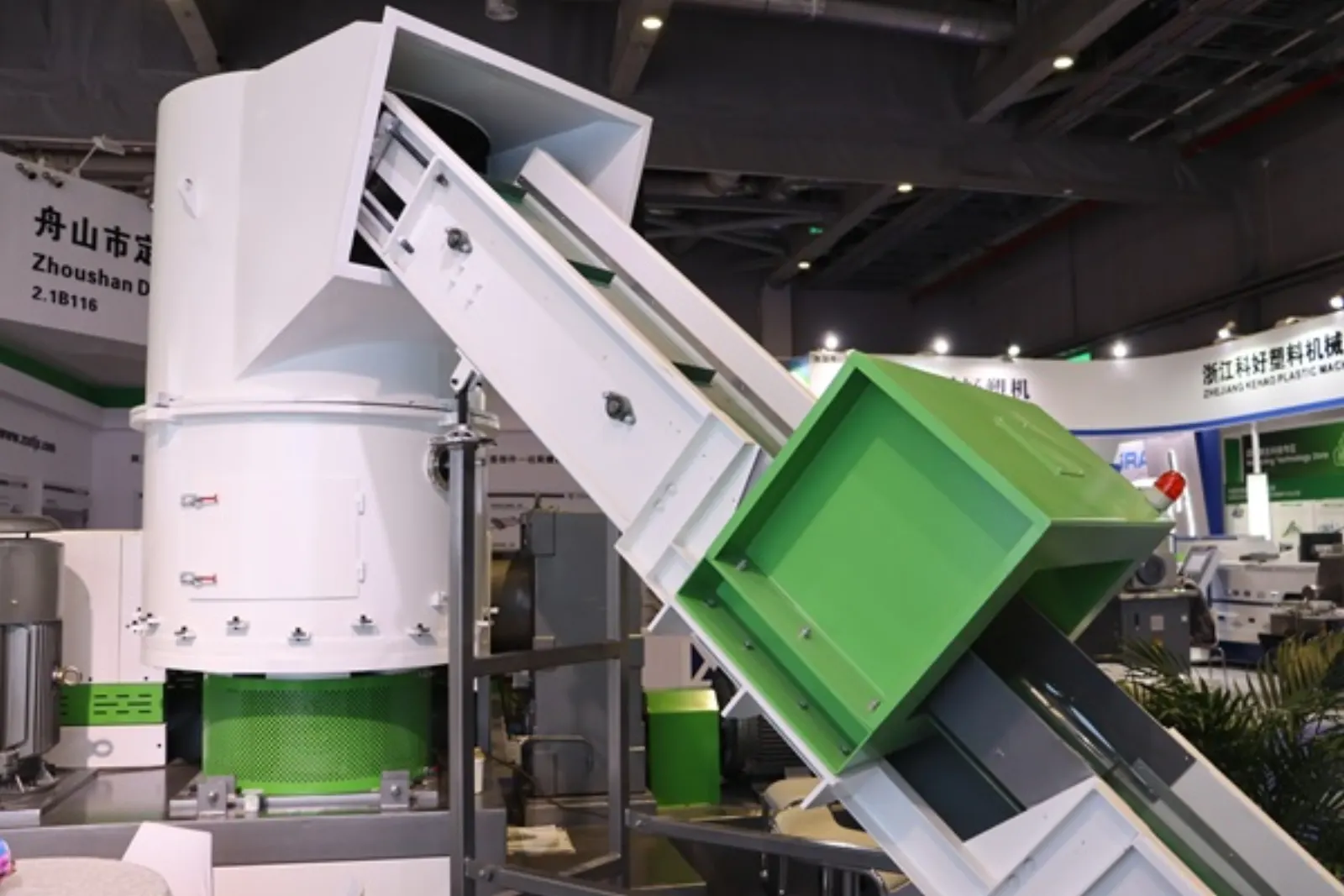 Plastic Recycling Machine