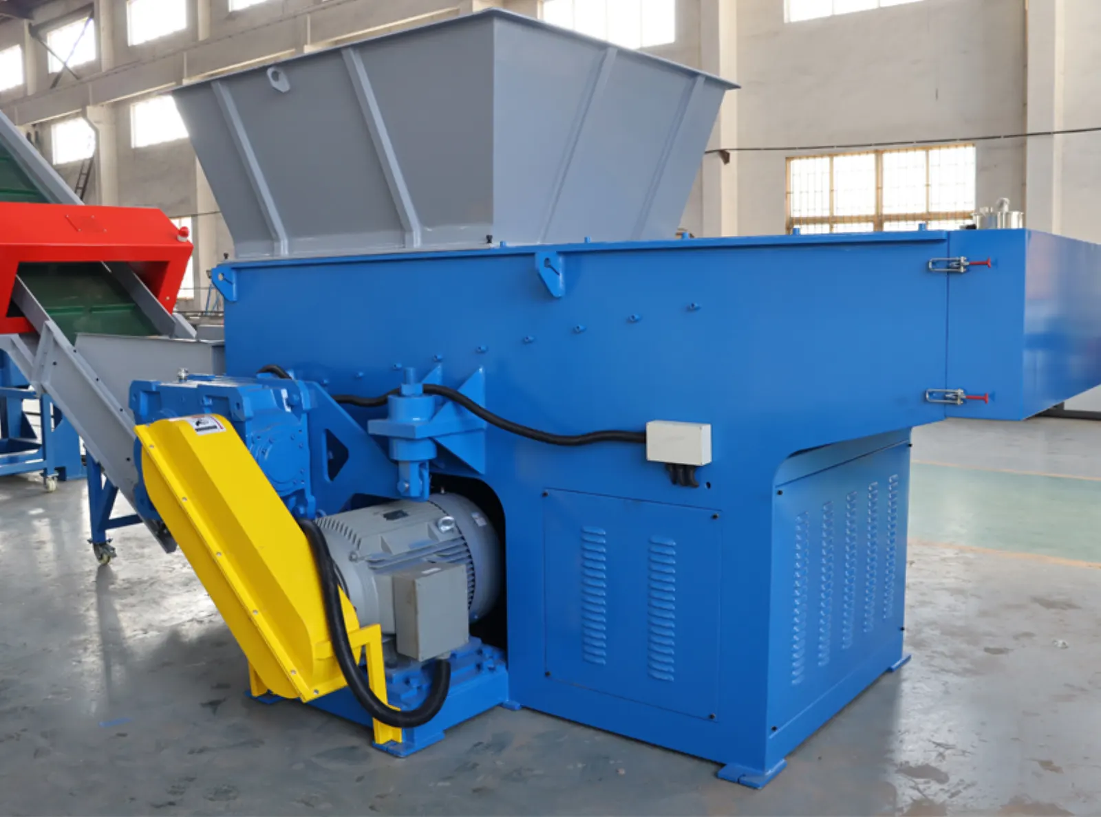 HDPE・PPミルクボトル・ドラム缶・バケツ・コンテナ・パイプ・チューブ 廃プラスチックリサイクル破砕・洗浄ライン