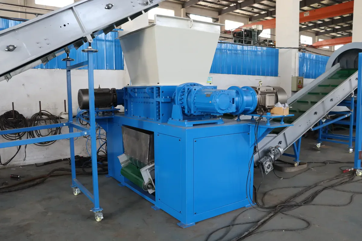 Double-shaft shredder