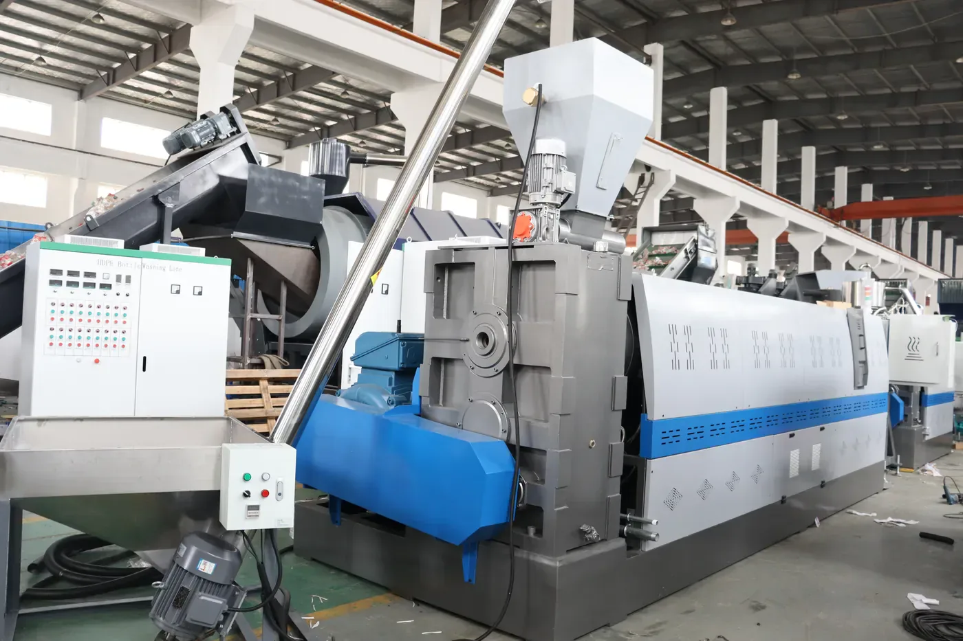 Retech plastic pelletizing systems on the shop floor