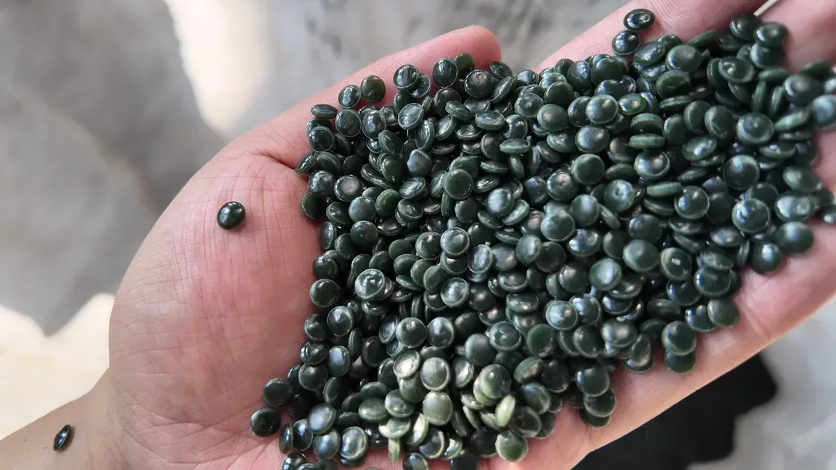 Consistent recycled PE pellets after pelletizing