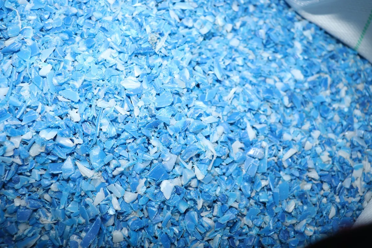 Clean rigid plastic flakes after washing and separation