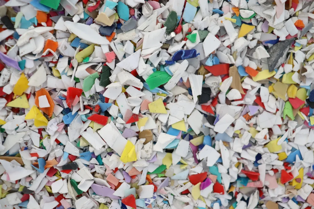 Mixed colour HDPE PP bottle flakes close up