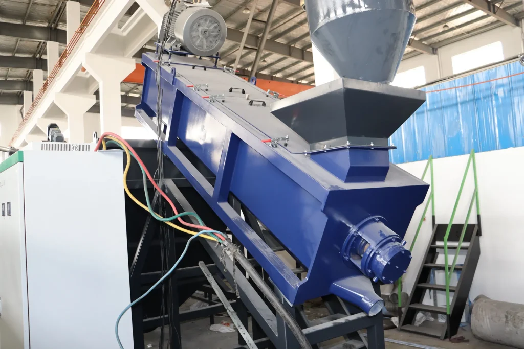 PET bottle washing line dewatering machine discharge