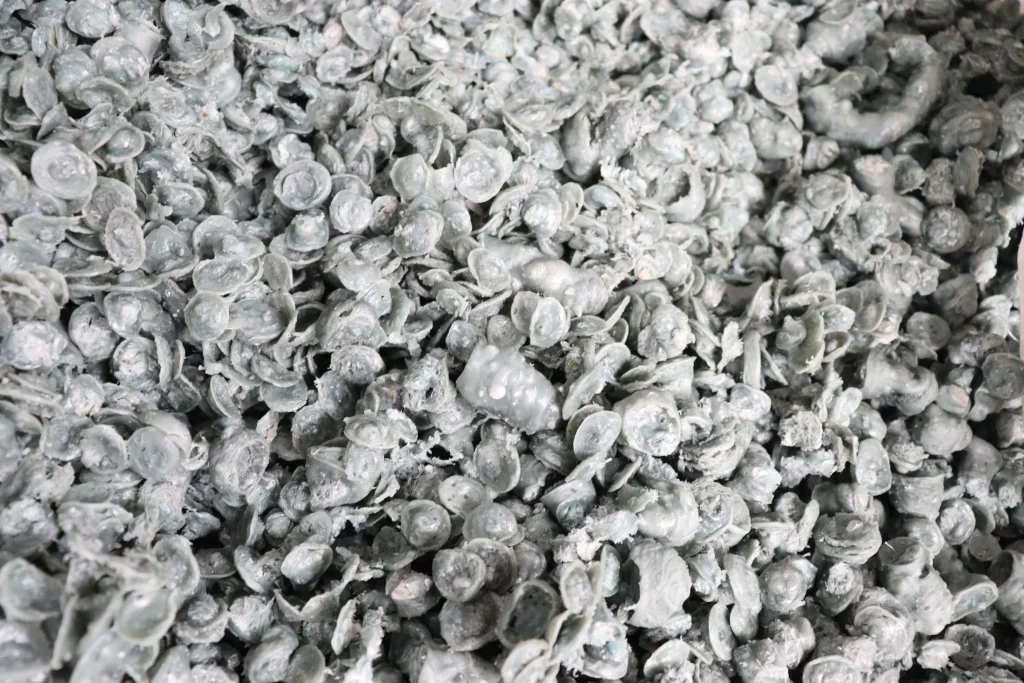 Clean PE film flakes after washing