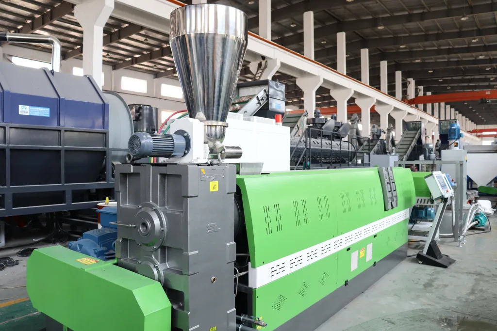 HDPE PP flake pelletizing line pelletizing section